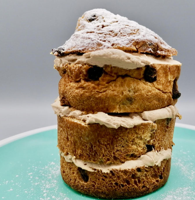 Panettone farcito con crema al gianduia fondente 5 panettone farcito con crema al gianduia fondente